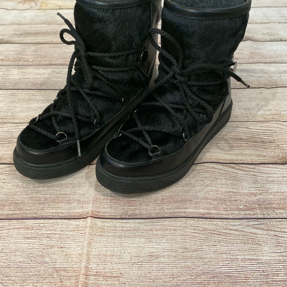 MONCLER women’s winter boots (leather and fur) - Picture 1 of 15